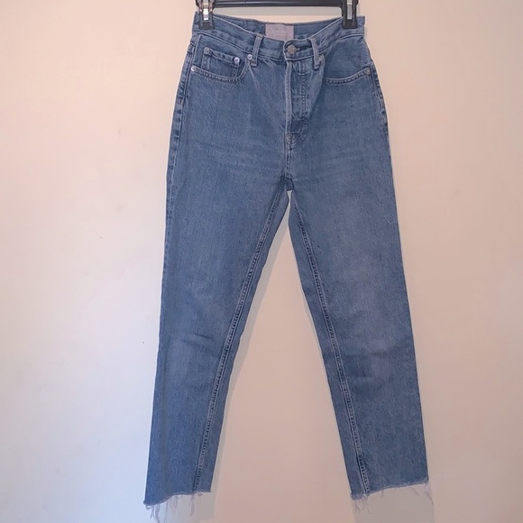 EVERLANE The Cheeky Jeans Button Fly Raw Hem Medium Wash Slim Leg Size 25 - Picture 1 of 11